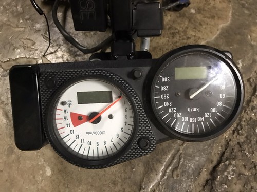 Suzuki gsx 750 srad tacho - r,